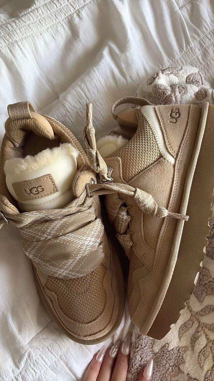 FLUFFY COMFY SNEAKER